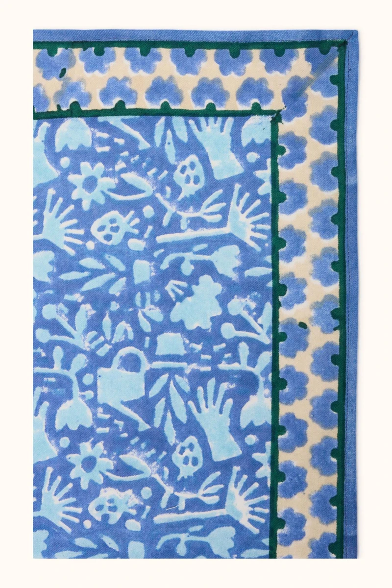 Apaches small scarf manika garden