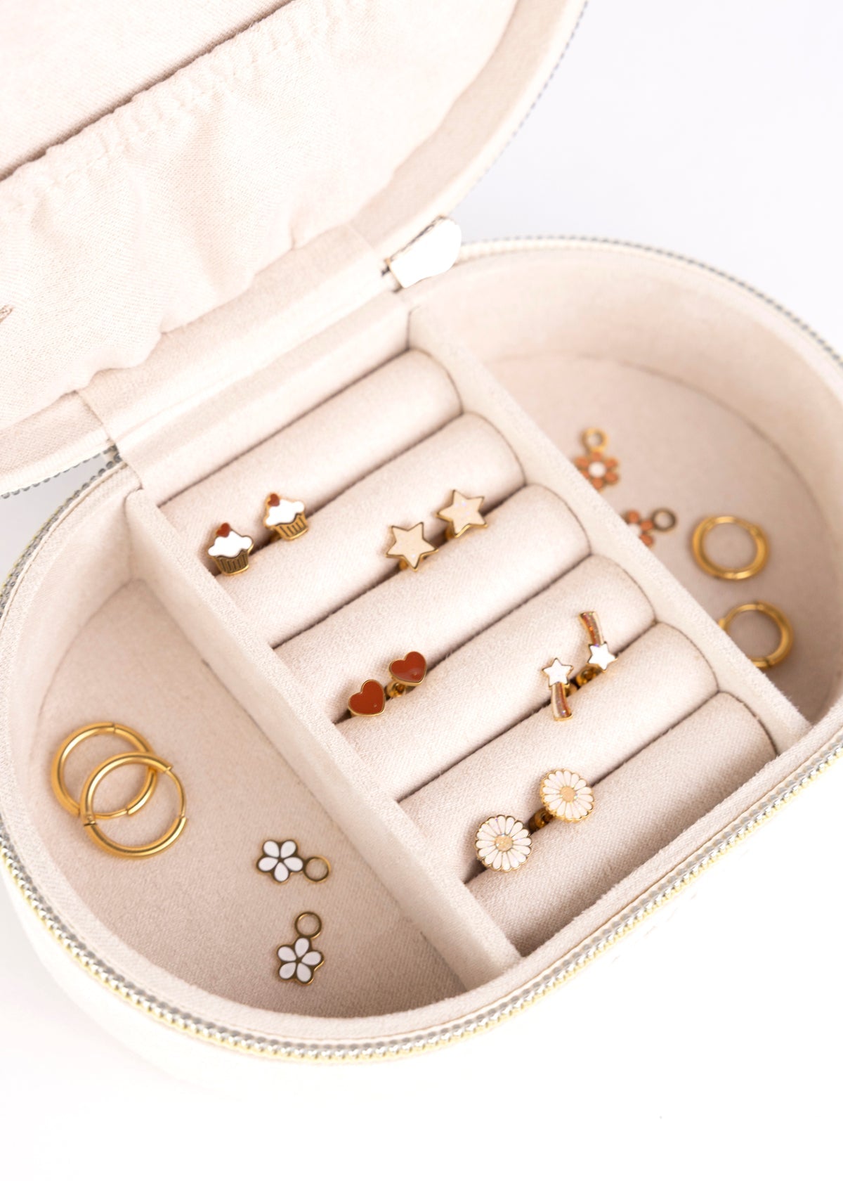 Aura Jewelry Box - Embroidery Daisy