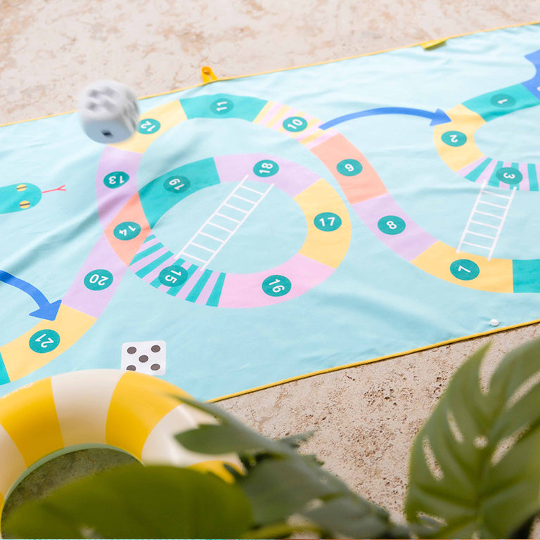 Quut Play Towel L- Snakes & Ladders