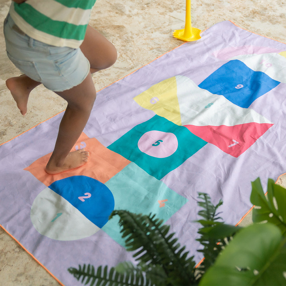 Quut Play Towel -Hopscotch